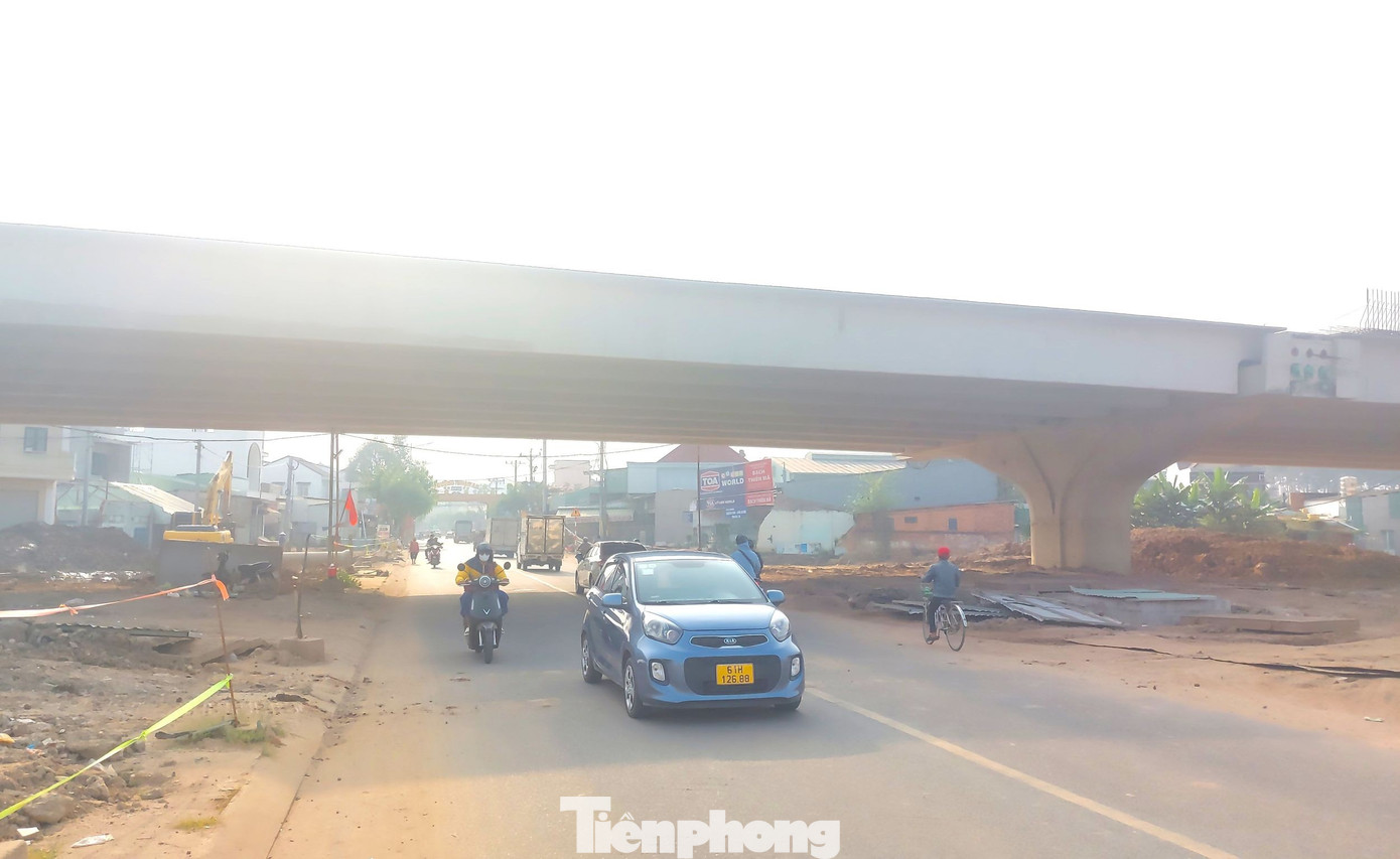 Toàn cảnh hai cầu vượt 'nghìn tỷ' trên đường Vành đai 3 TPHCM - Ảnh 17