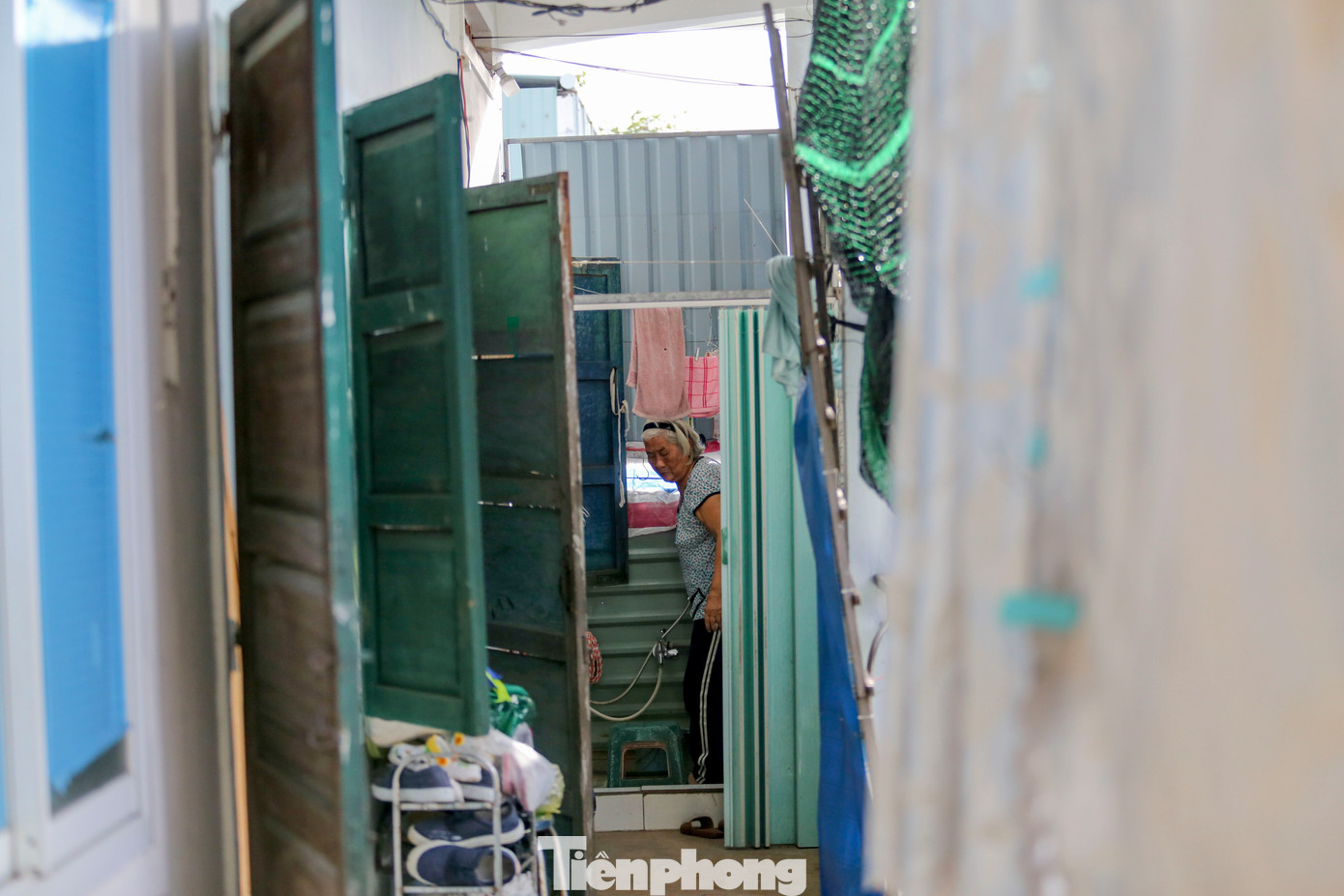 Cận cảnh các khu nhà tập thể cũ phải di dời - Ảnh 9