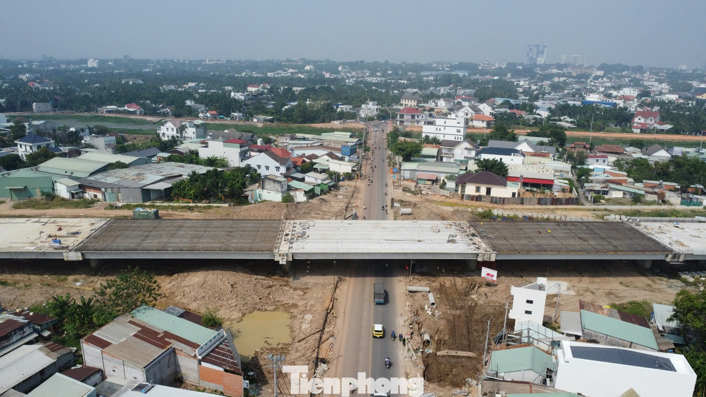 Toàn cảnh hai cầu vượt 'nghìn tỷ' trên đường Vành đai 3 TPHCM - Ảnh 16