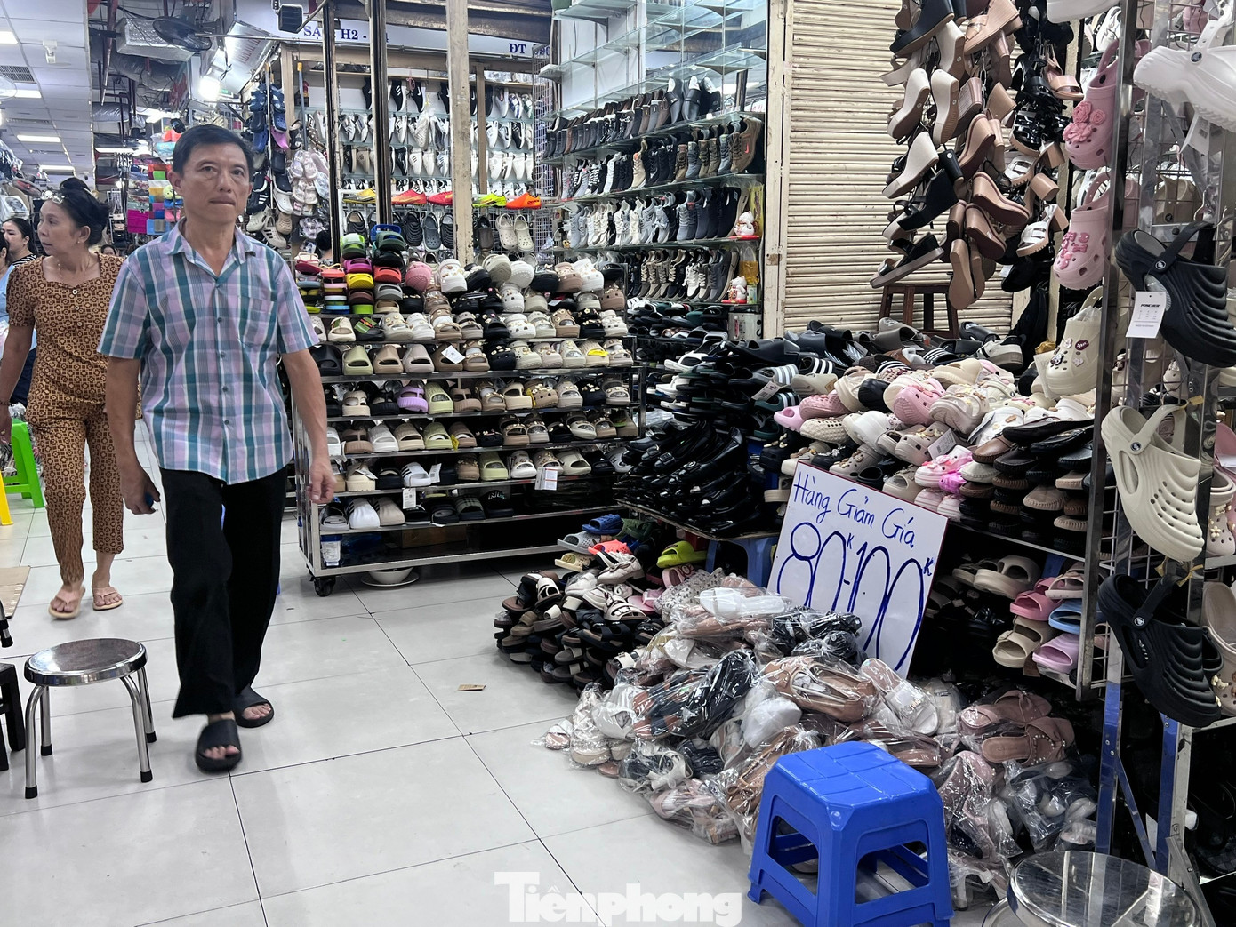 Cảnh tượng lạ ở chợ truyền thống TPHCM lúc cận Tết - Ảnh 15