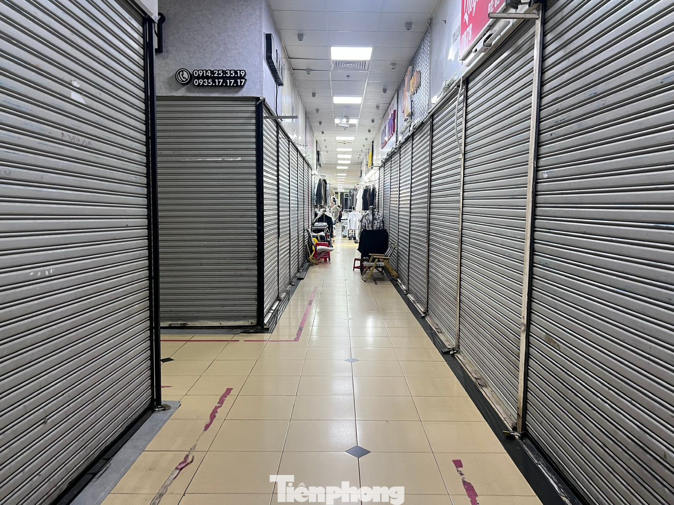 Cảnh tượng lạ ở chợ truyền thống TPHCM lúc cận Tết - Ảnh 11