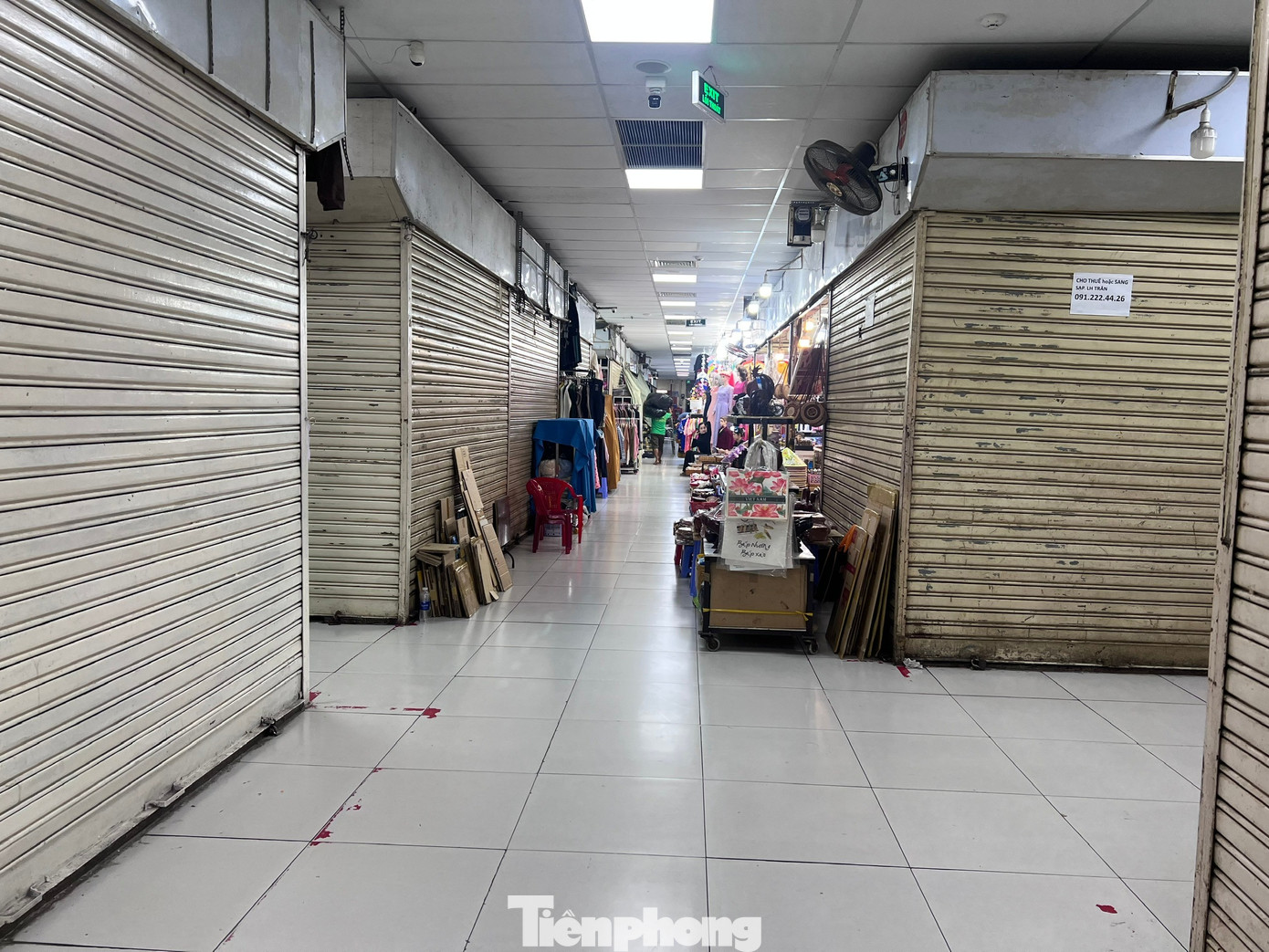 Cảnh tượng lạ ở chợ truyền thống TPHCM lúc cận Tết - Ảnh 7