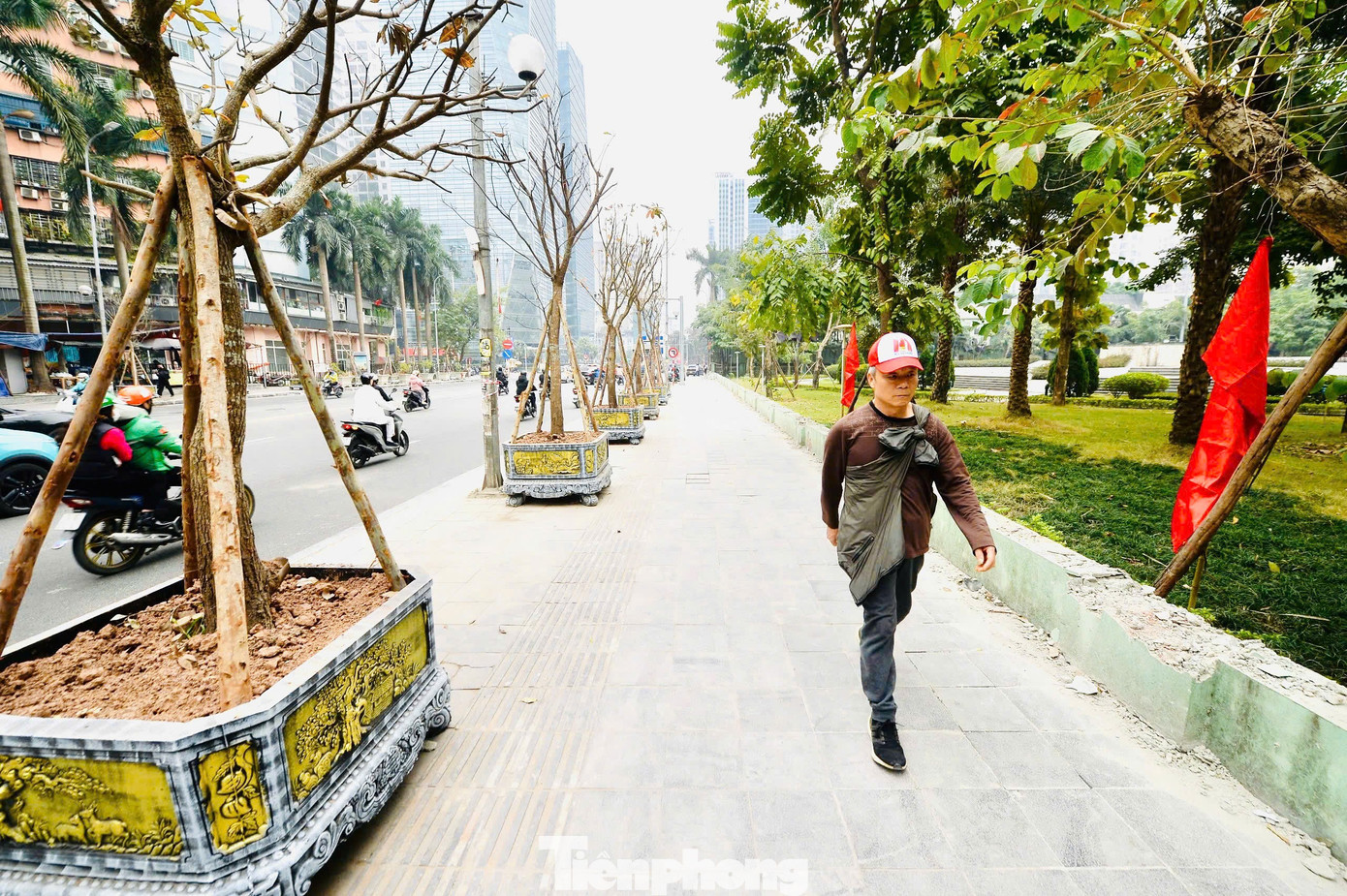 Diện mạo mới tại 'điểm nóng' Lê Văn Lương - Hoàng Minh Giám sau cải tạo - Ảnh 13