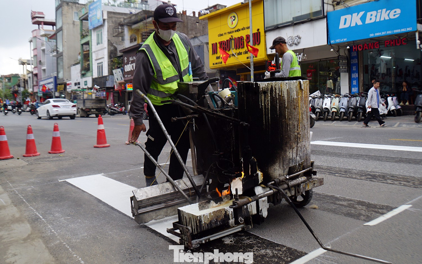 Cận cảnh phố trung tâm Hải Phòng trước ngày mở 2 chiều đường - Ảnh 9