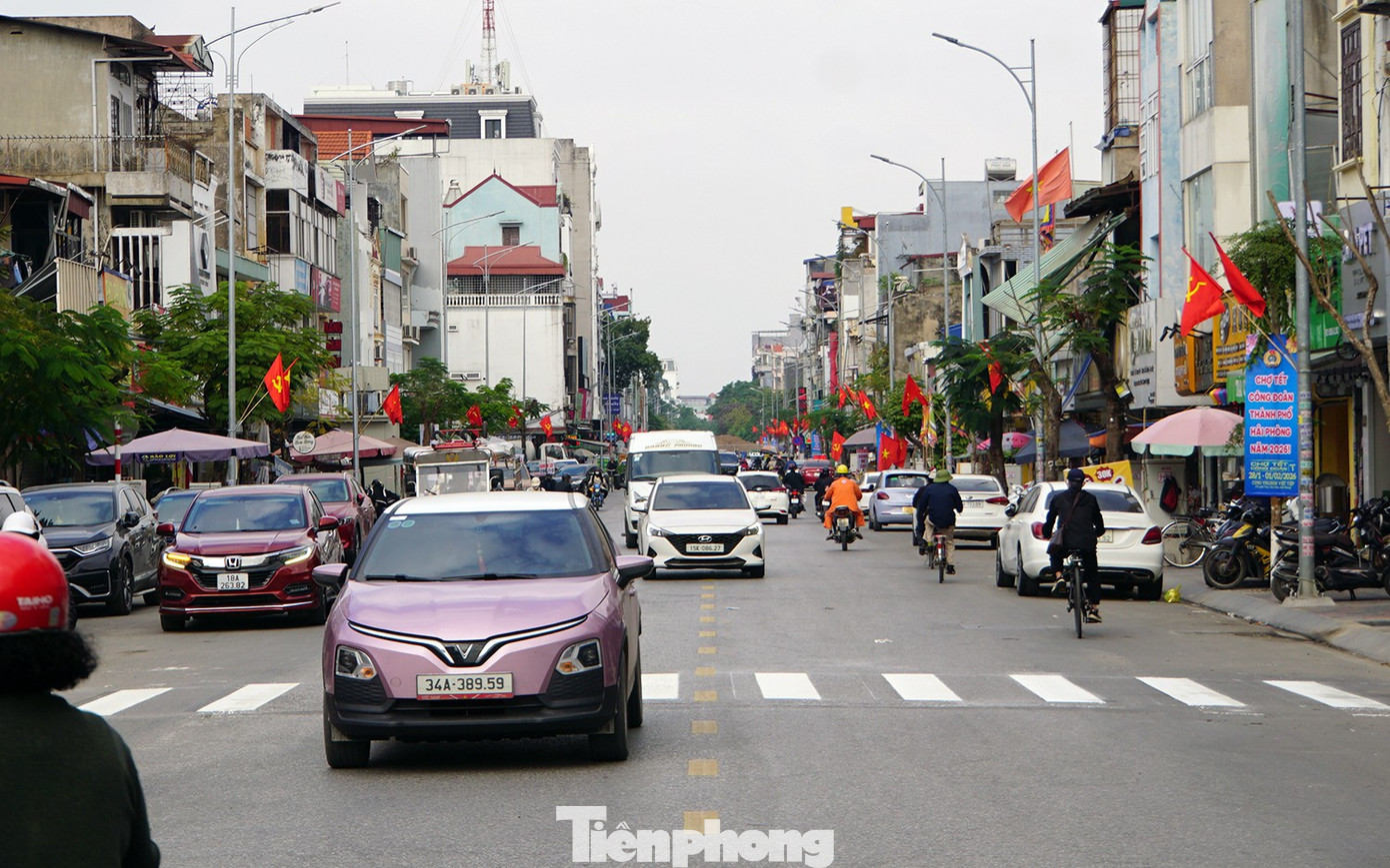 Cận cảnh phố trung tâm Hải Phòng trước ngày mở 2 chiều đường - Ảnh 13