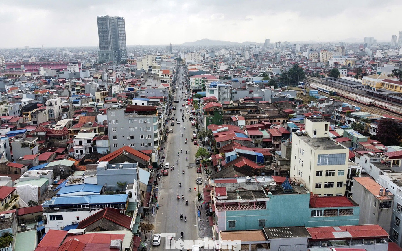 Cận cảnh phố trung tâm Hải Phòng trước ngày mở 2 chiều đường - Ảnh 1