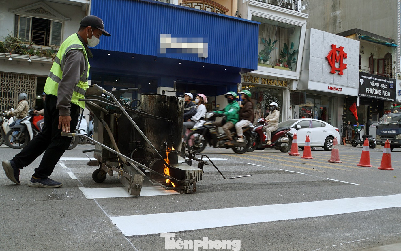 Cận cảnh phố trung tâm Hải Phòng trước ngày mở 2 chiều đường - Ảnh 8