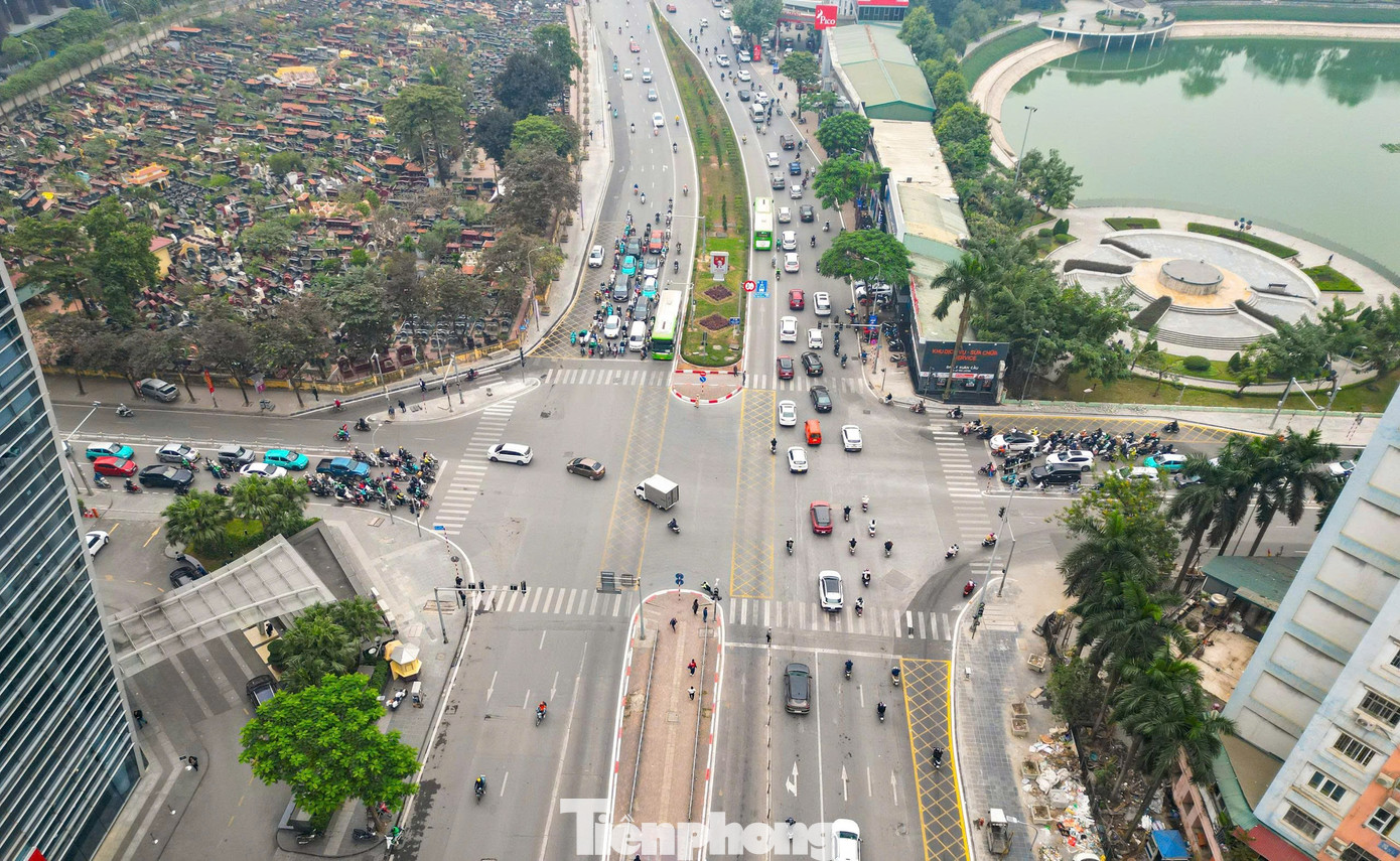 Diện mạo mới tại 'điểm nóng' Lê Văn Lương - Hoàng Minh Giám sau cải tạo - Ảnh 2
