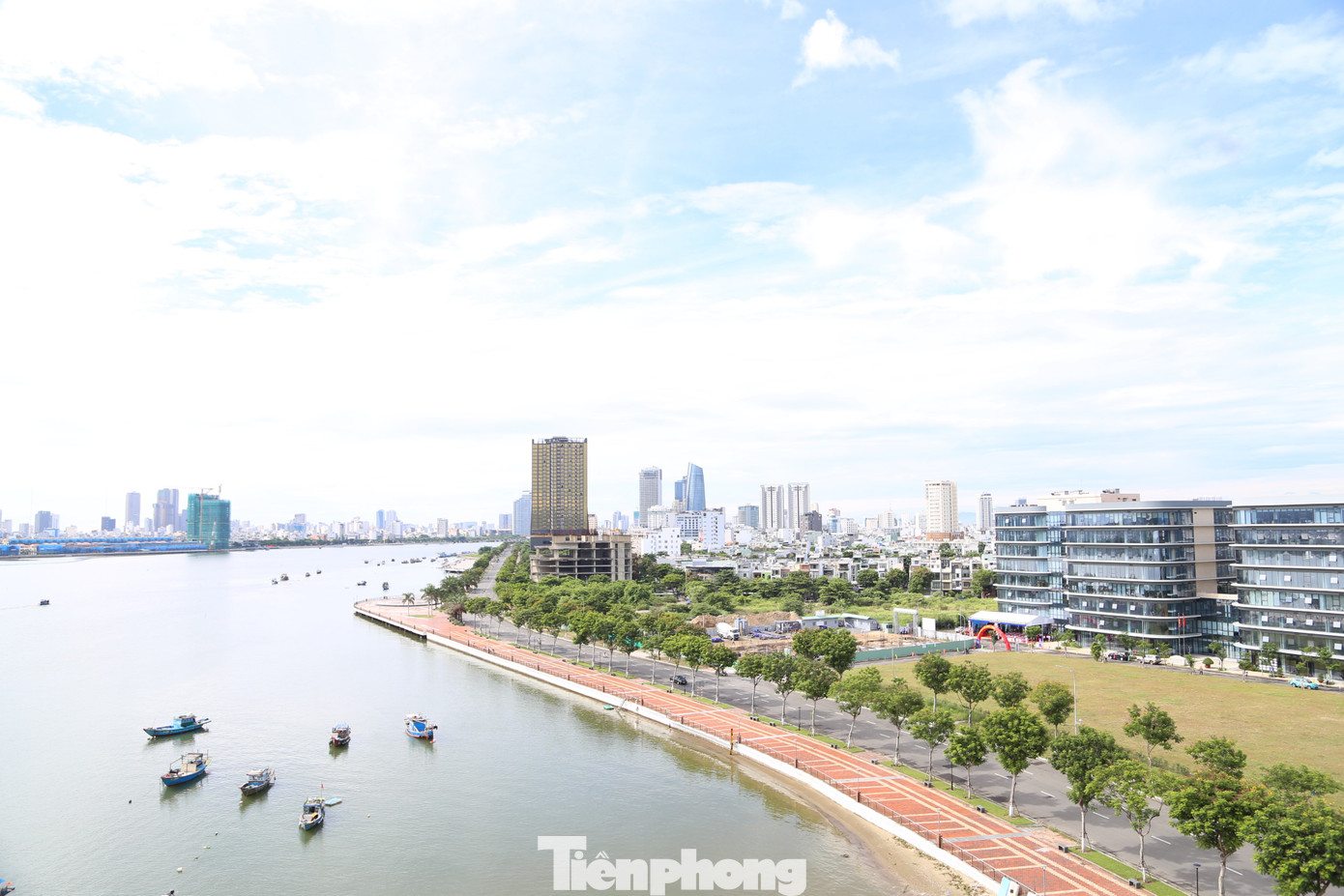 Cận cảnh Trung tâm Tài chính quốc tế tại Đà Nẵng đang vận hành - Ảnh 9