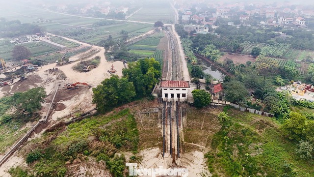 Cận cảnh công trường cầu Vân Phúc hơn 3.400 tỷ đồng vượt sông Hồng - Ảnh 10