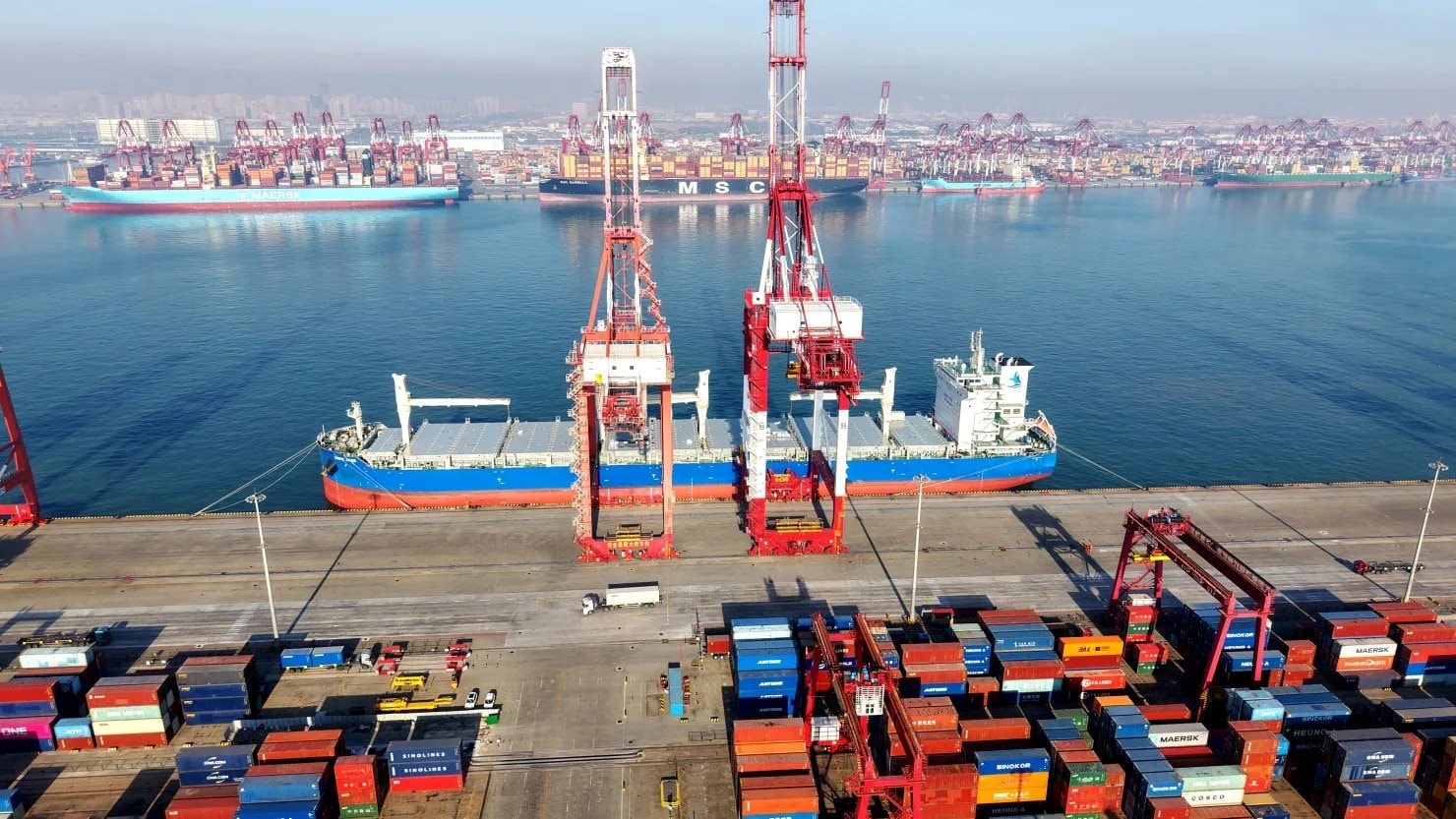 Bất chấp căng thẳng thương mại với Mỹ, Trung Quốc ghi nhận một con số kỷ lục gần 1,2 nghìn tỷ USD, IMF phải lên tiếng - Ảnh 1