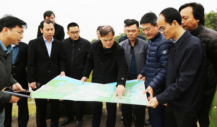 Quảng Ninh tính xây Trung tâm hành chính mới, có quảng trường chứa 100.000 người - Ảnh 1