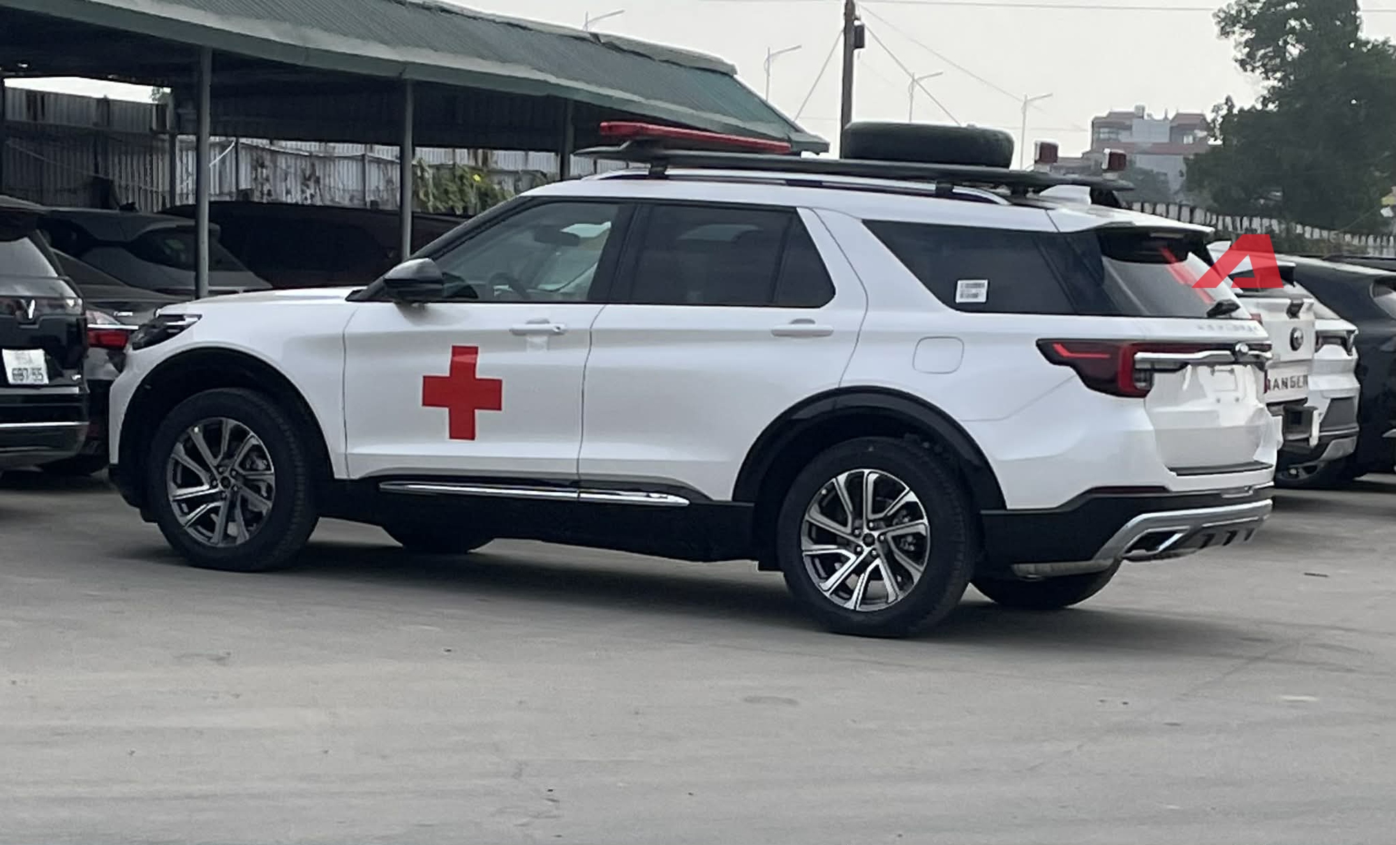 Ford Explorer phiên bản Trung Quốc về Việt Nam: Không phải xe bán cho số đông, dễ có màn hình kích cỡ 27 inch - Ảnh 5