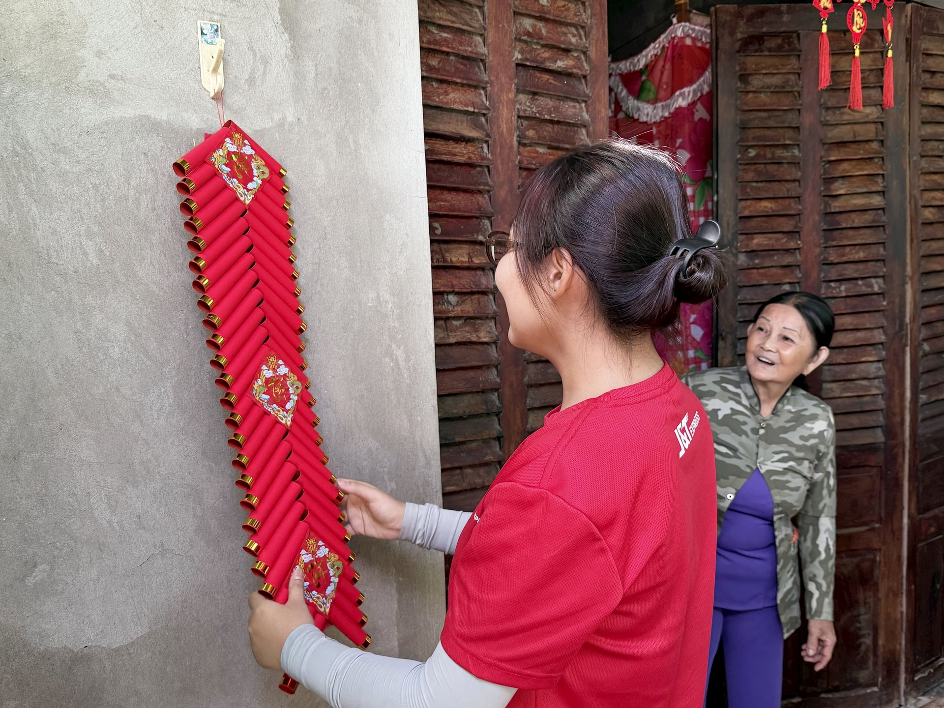 J&T Express cùng Trường Đại học FPT mang “Xuân Yêu Thương” đến người yếu thế tại Cần Thơ - Ảnh 2