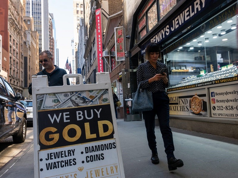 Vàng khiến giới đầu tư “đứng ngồi không yên”: Bán tháo hay mua thêm? - Ảnh 1
