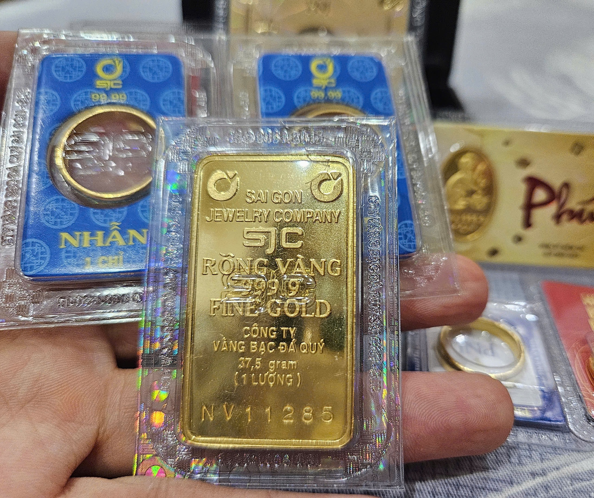 Giá vàng chiều nay vượt 191 triệu đồng, thông tin mới nhất về sàn giao dịch - Ảnh 2