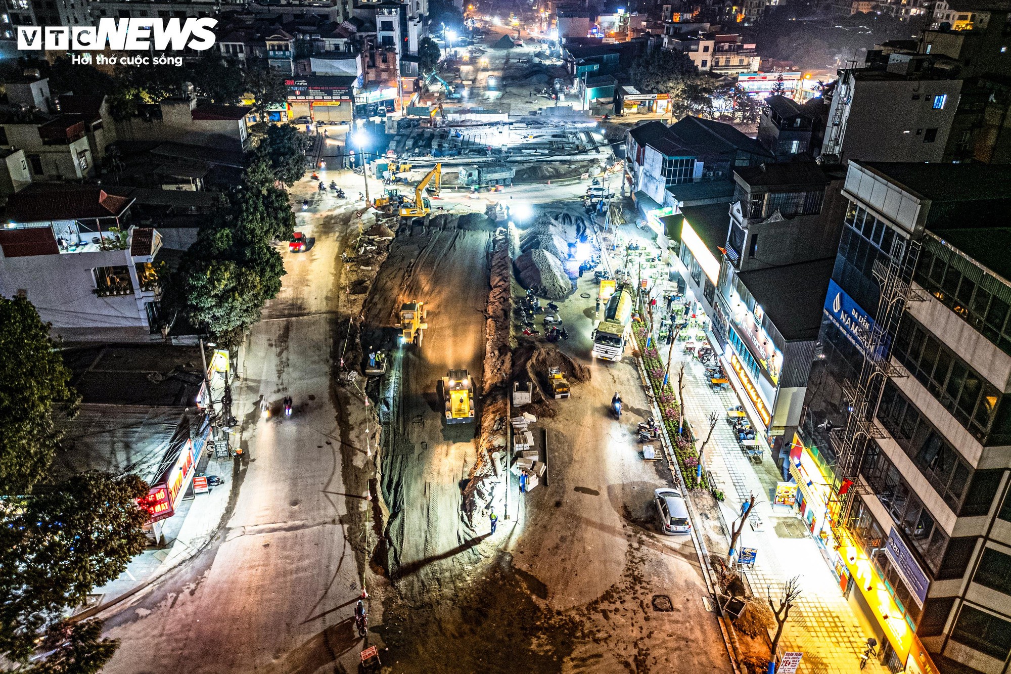 Công trường Vành đai 2,5 sáng đèn xuyên đêm, chạy nước rút trước ngày thông xe - Ảnh 11