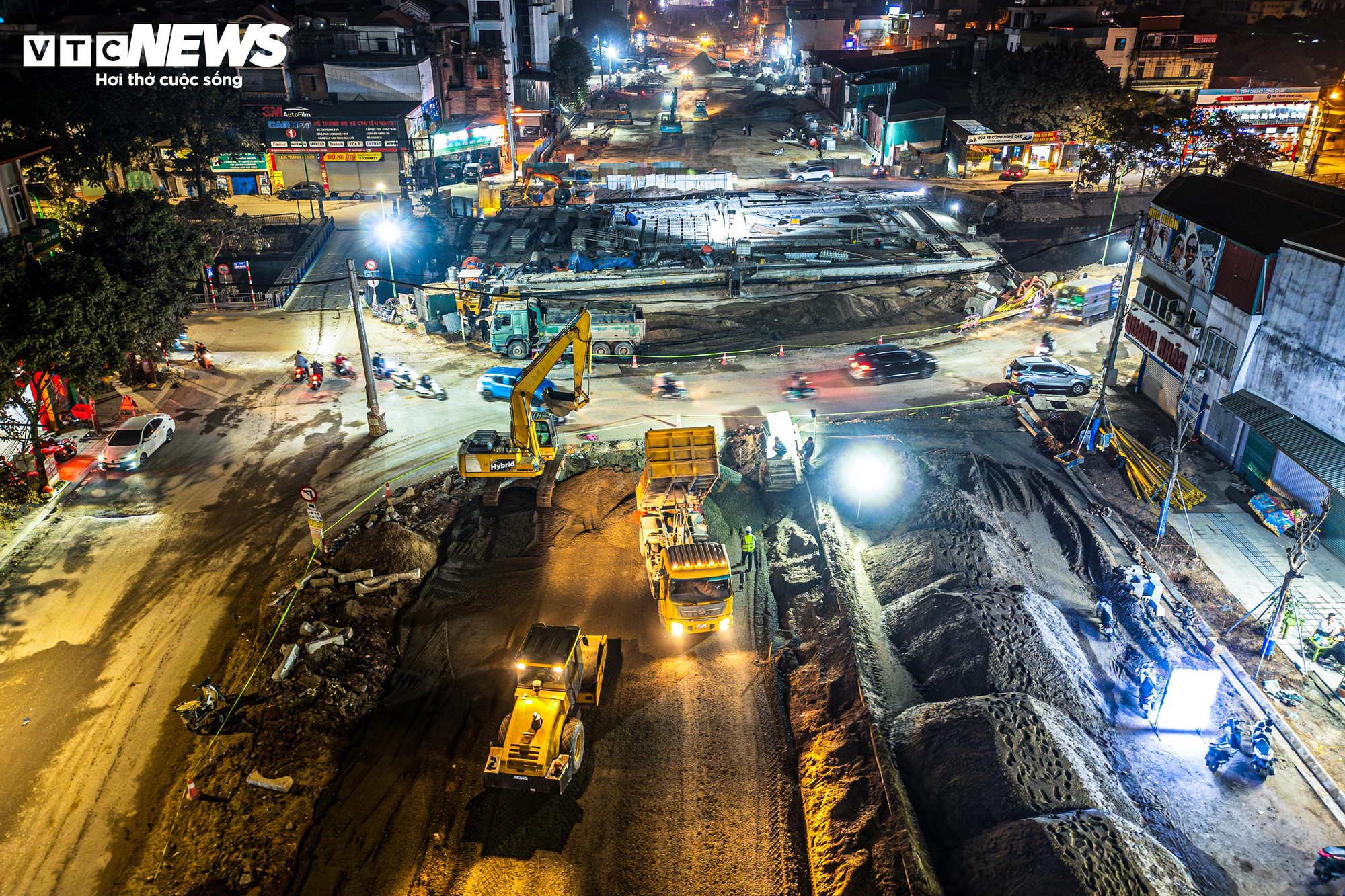 Công trường Vành đai 2,5 sáng đèn xuyên đêm, chạy nước rút trước ngày thông xe - Ảnh 4