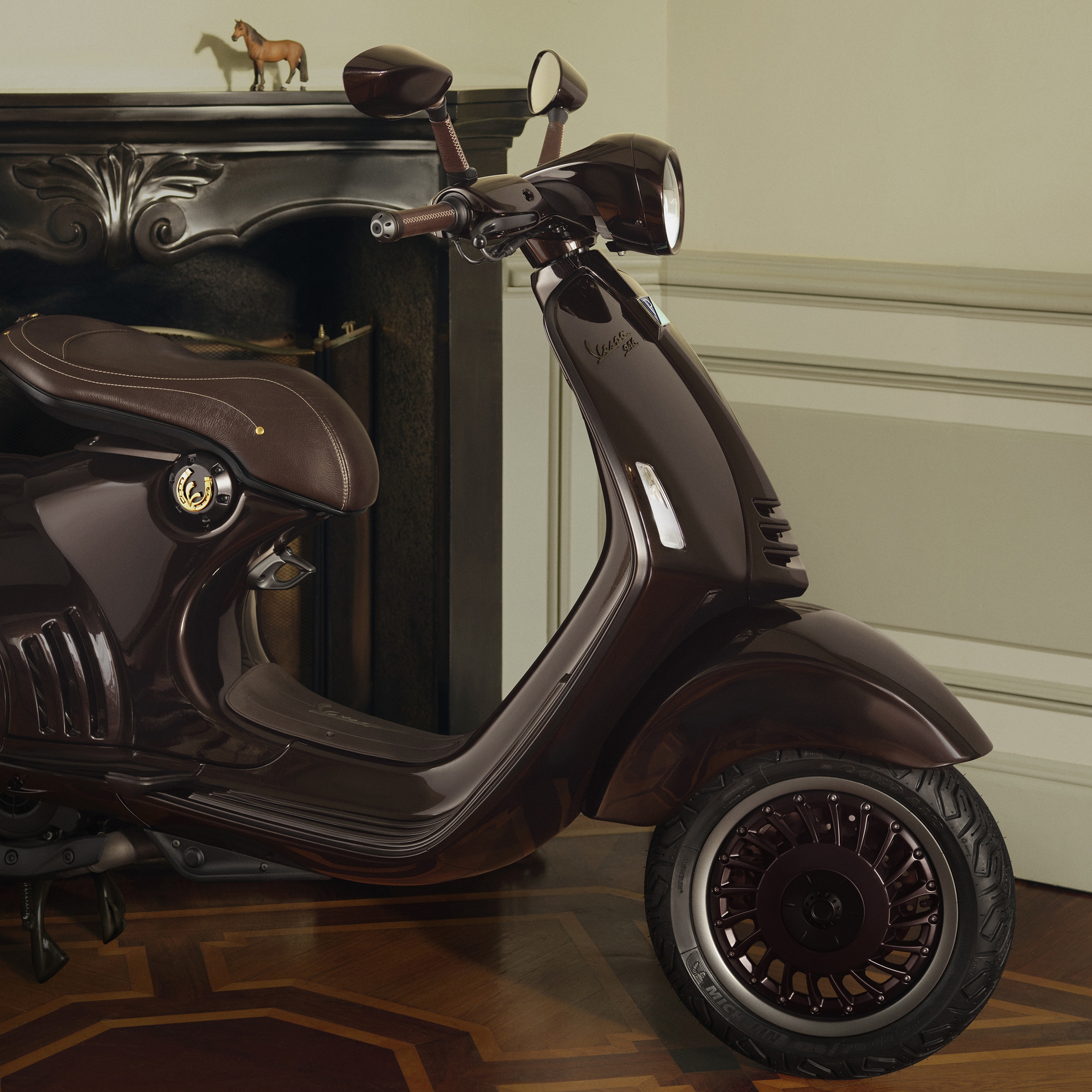 Xem trước Vespa 946 Horse sắp về Việt Nam: Phiên bản giới hạn dành cho người chơi Vespa hệ tuổi ngựa, giá về Việt Nam dễ rơi tầm nửa tỷ - Ảnh 13