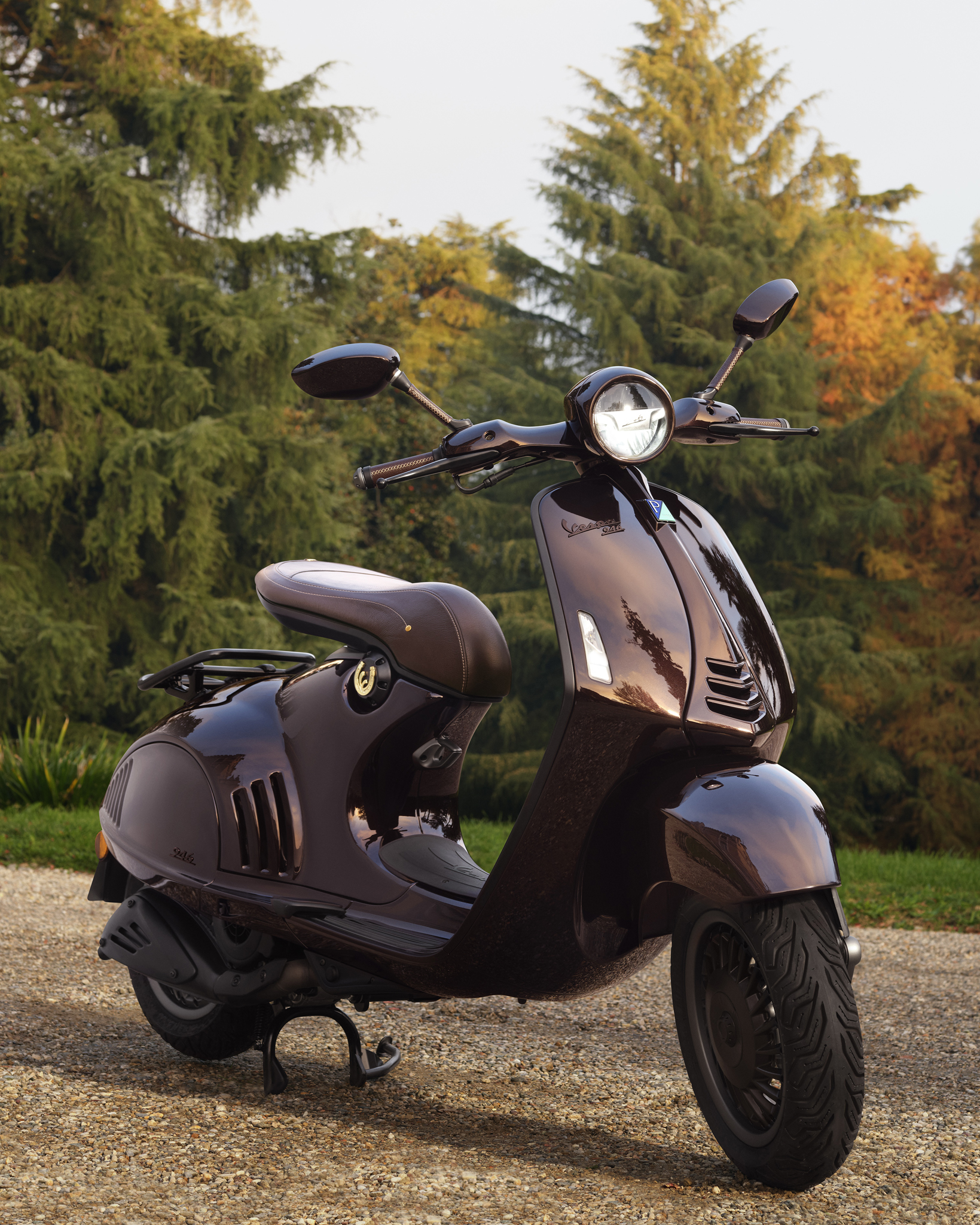 Xem trước Vespa 946 Horse sắp về Việt Nam: Phiên bản giới hạn dành cho người chơi Vespa hệ tuổi ngựa, giá về Việt Nam dễ rơi tầm nửa tỷ - Ảnh 1