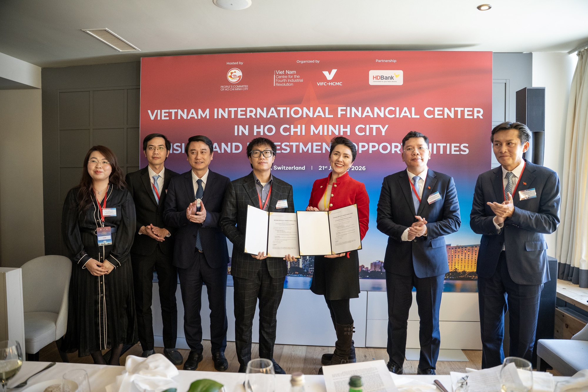 Trung tâm tài chính quốc tế ở TPHCM muốn trở thành cửa ngõ tài chính mới của ASEAN - Ảnh 1