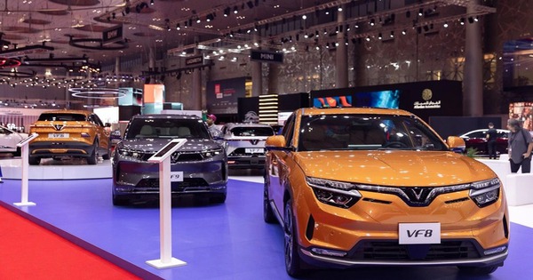 Ông Phạm Nhật Vượng bán xe điện '0 đồng'