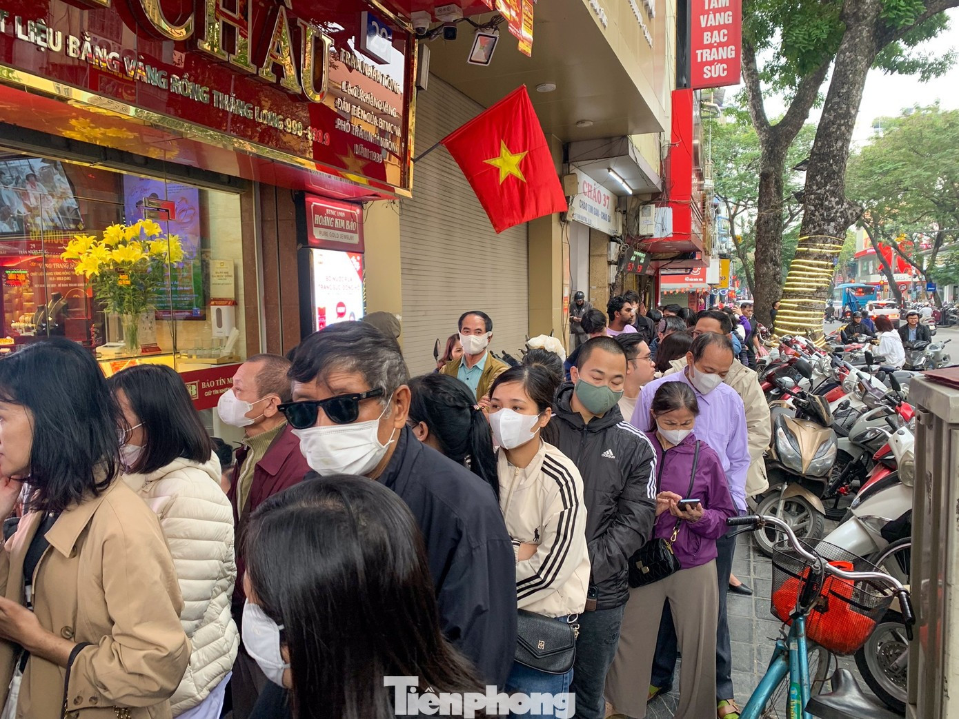 Giá vàng tiếp tục gây bất ngờ? - Ảnh 1