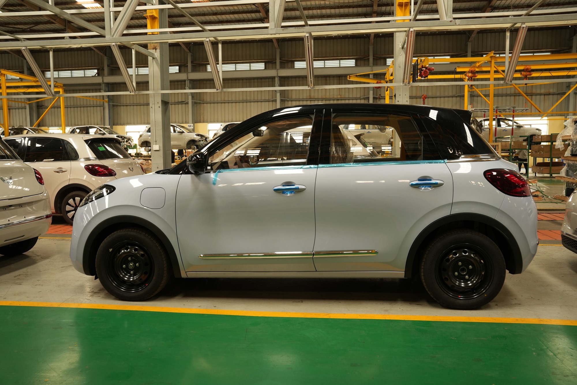 Ảnh thực tế Wuling Bingo 2026 tại Việt Nam: Giá dự kiến từ 399 triệu đồng, cần số như Mercedes, camera 360, đổi cổng sạc từng gây tranh cãi - Ảnh 12
