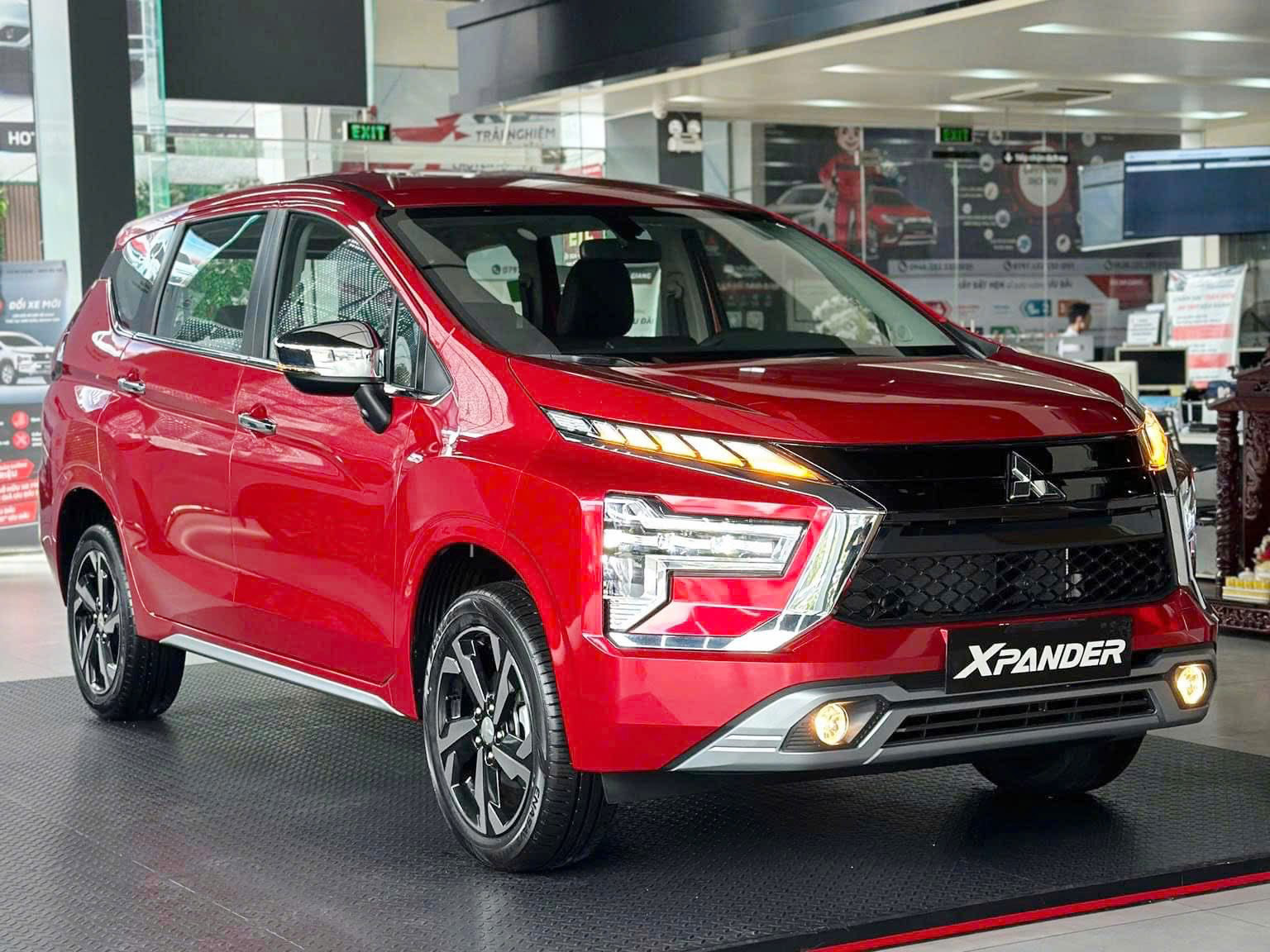 Mitsubishi lần đầu soán ngôi Toyota thành hãng xe xăng/dầu bán chạy nhất Việt Nam cùng nhiều kỷ lục mới nhờ ‘cú nổ’ từ Xforce và Destinator - Ảnh 6