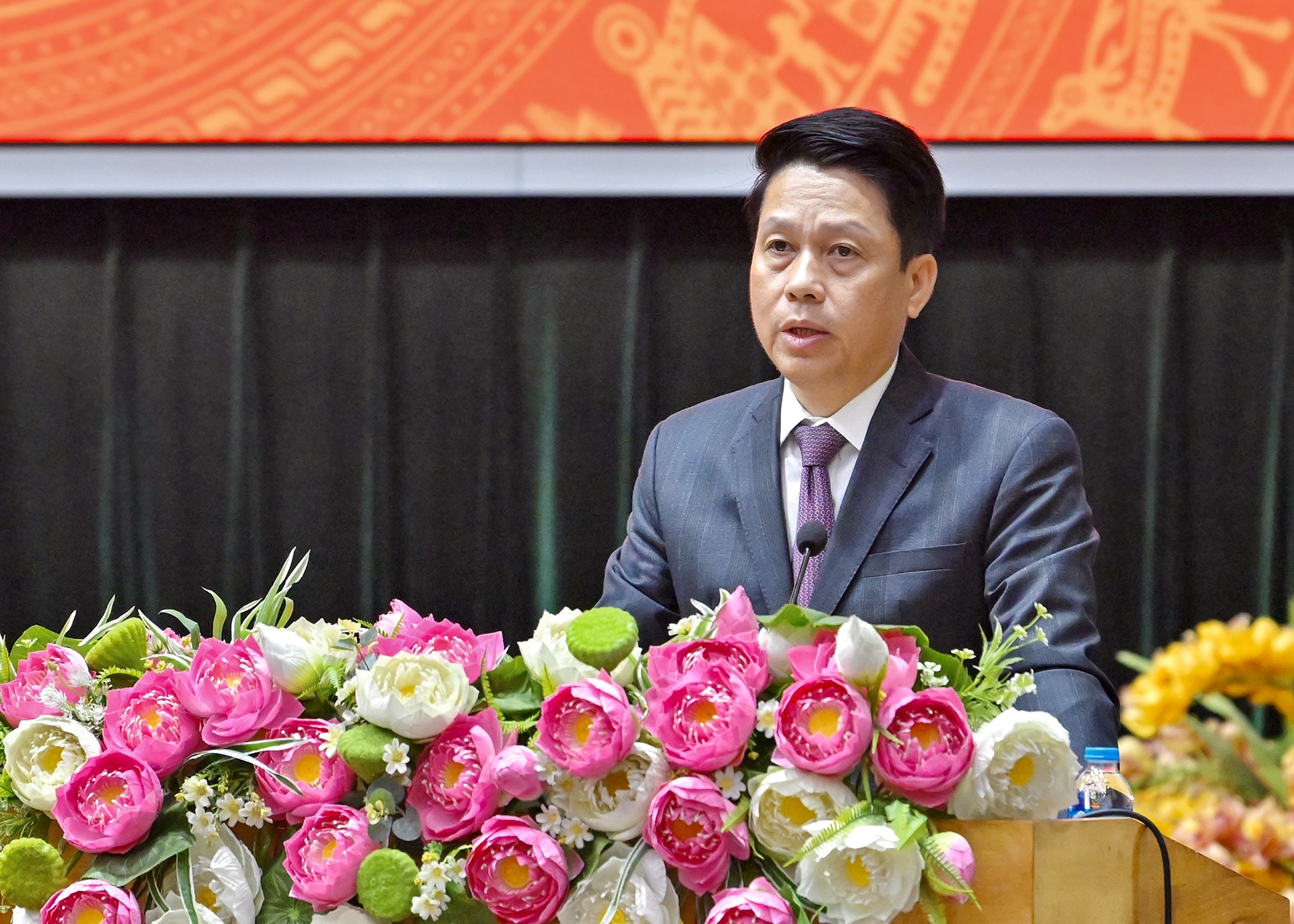 Phó Thống đốc Ngân hàng Nhà nước: Số lượng tài khoản cá nhân nhận tiền lừa đảo giảm gần một nửa, lượng người bị lừa đảo giảm 57% - Ảnh 1