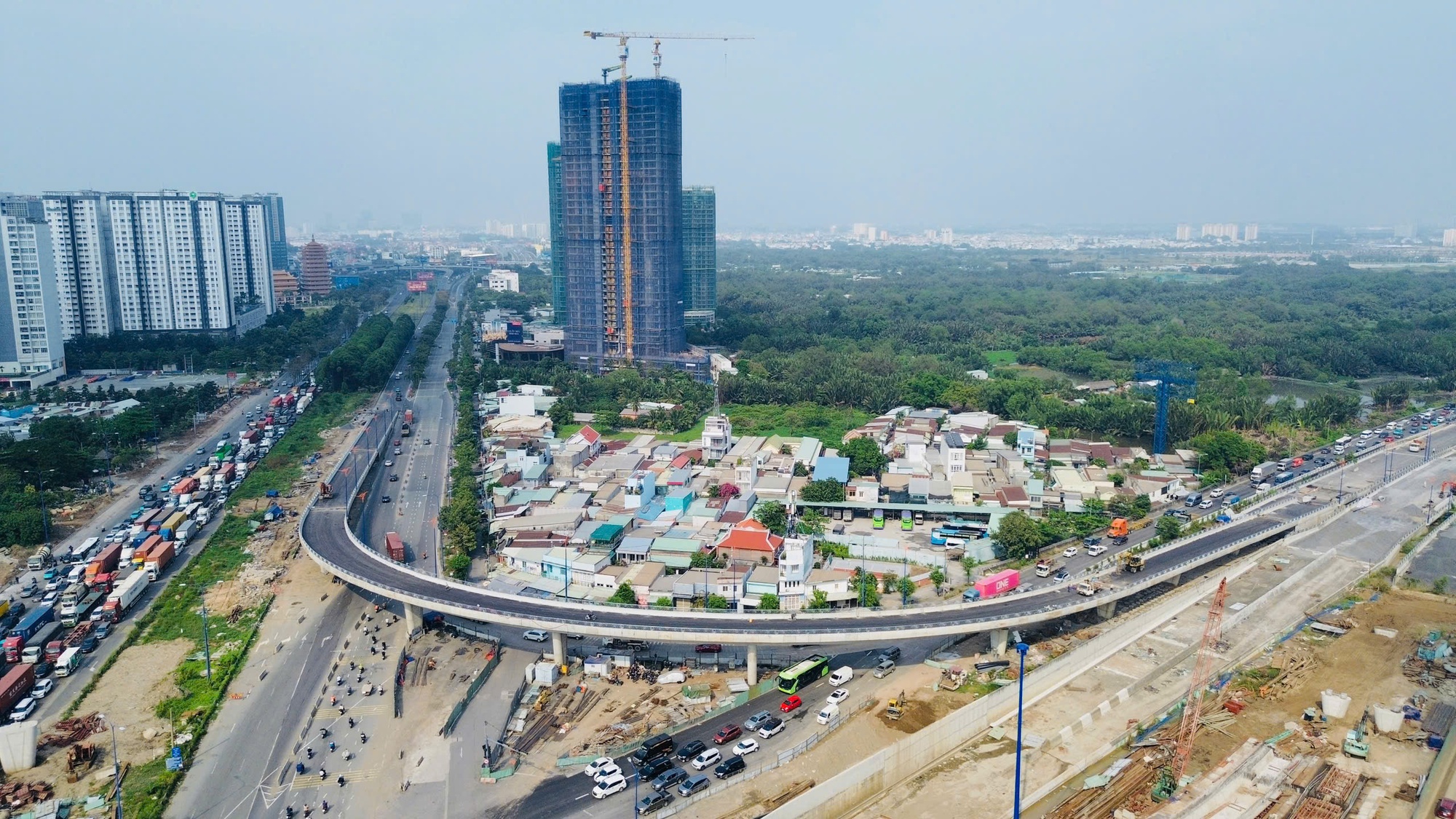 Cầu vượt N2 nút giao An Phú chính thức thông xe, giảm ùn tắc cửa ngõ Đông TPHCM - Ảnh 6