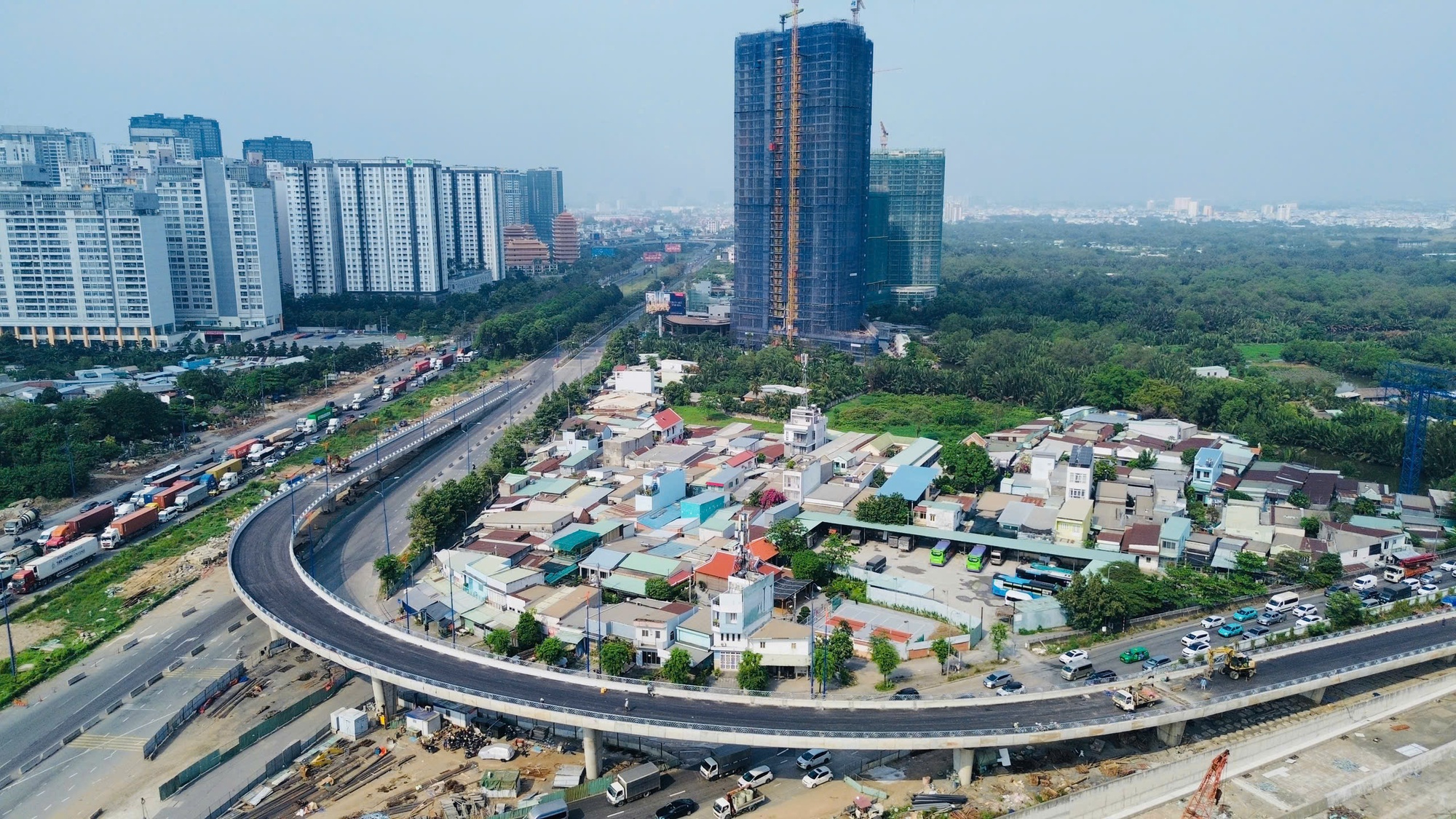 Cầu vượt N2 nút giao An Phú chính thức thông xe, giảm ùn tắc cửa ngõ Đông TPHCM - Ảnh 2