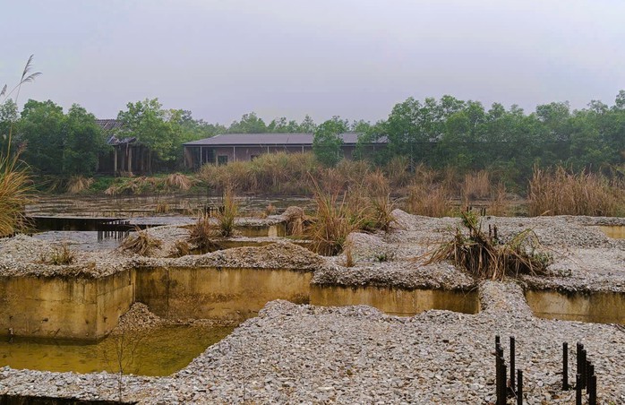 Dự án 250 tỉ đồng "chết yểu" ngay đường lên huyệt đạo thiêng - Ảnh 2