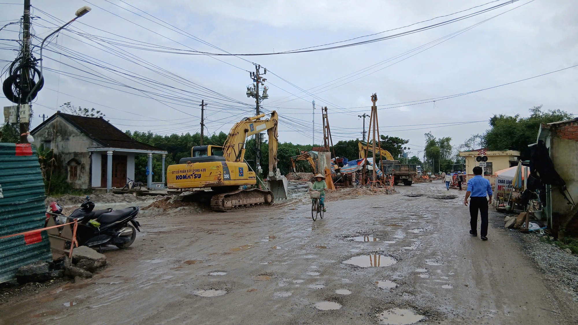 Lý do đường hơn 1.800 tỉ ở Đà Nẵng chậm tiến độ, gia hạn thêm 1 năm - Ảnh 1