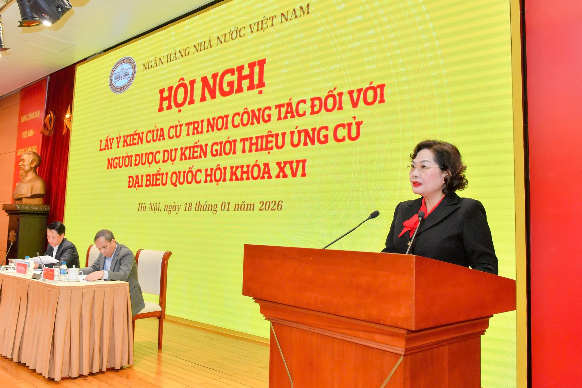 Giới thiệu Thống đốc Nguyễn Thị Hồng ứng cử đại biểu Quốc hội khóa XVI - Ảnh 1