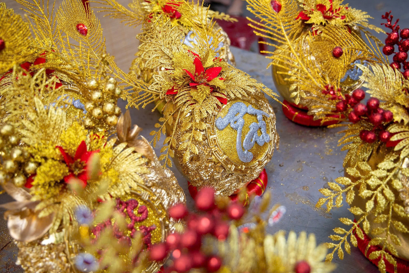 Dừa Tết độc lạ: Từ dát vàng 24K đến bonsai ngựa ‘thiên thần’ - Ảnh 2