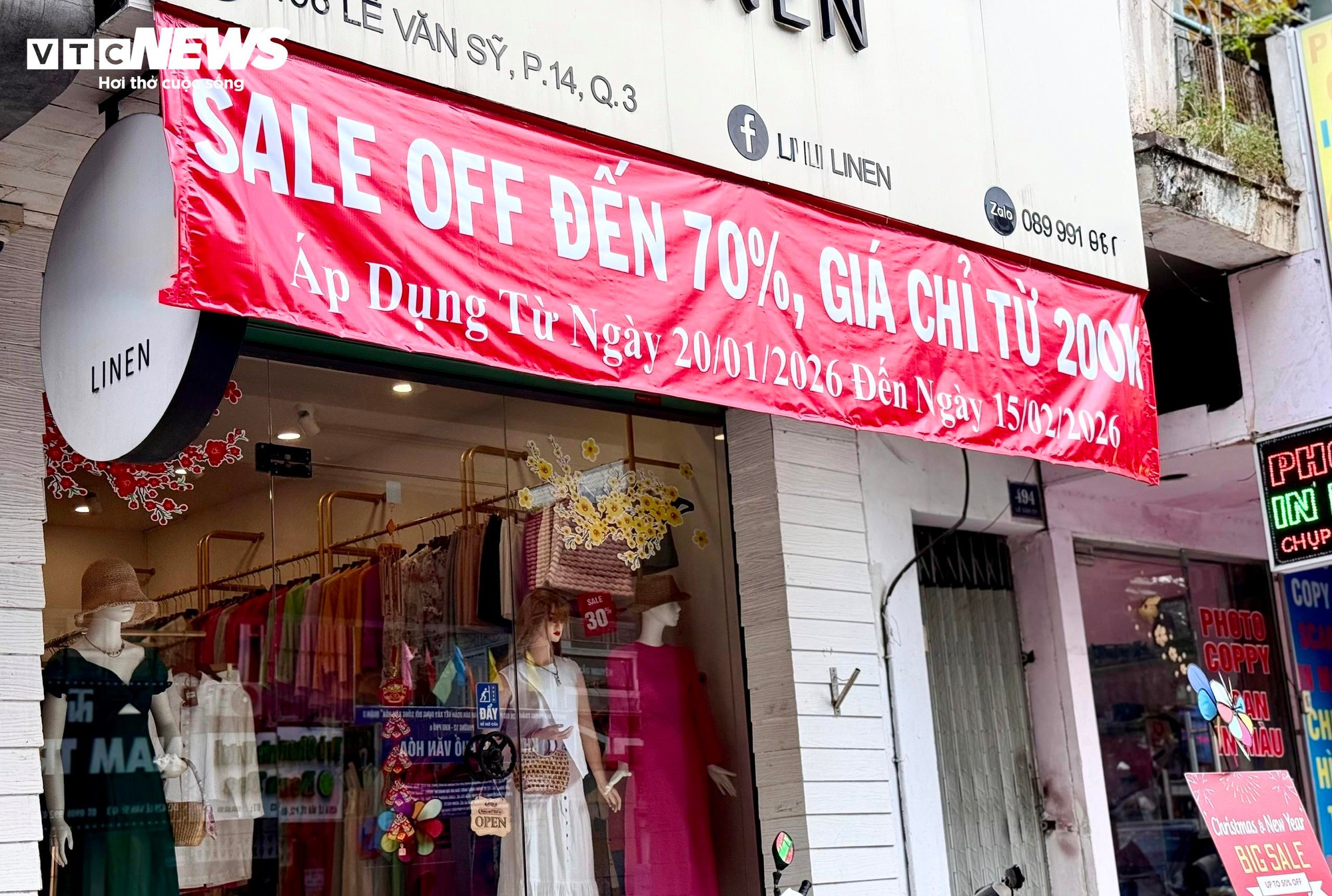 Thị trường thời trang TP.HCM: Cửa hàng truyền thống chật vật trước sức ép online - Ảnh 5