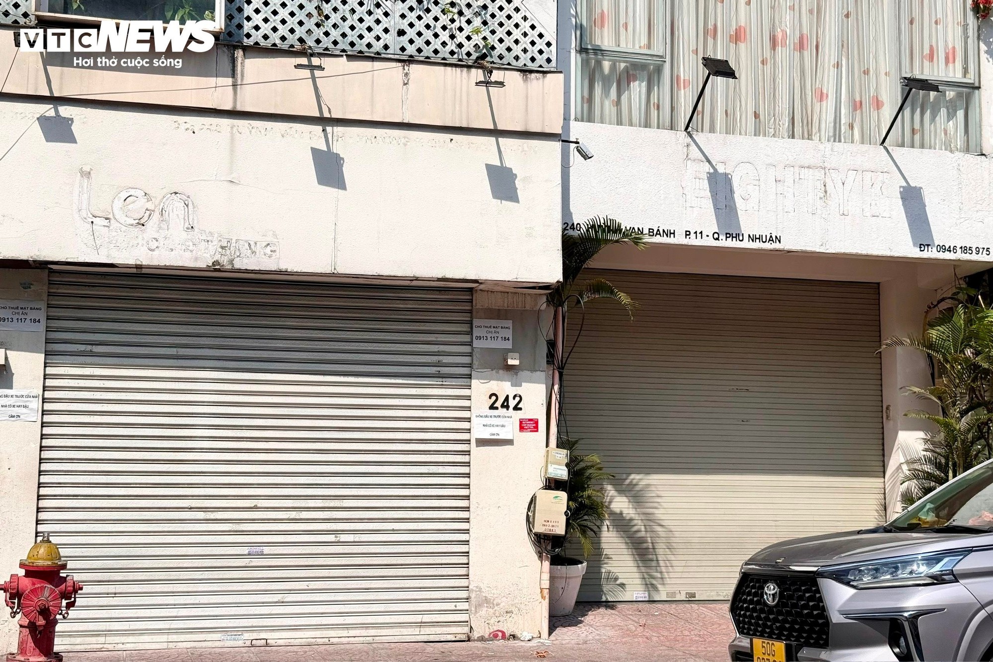 Thị trường thời trang TP.HCM: Cửa hàng truyền thống chật vật trước sức ép online - Ảnh 4