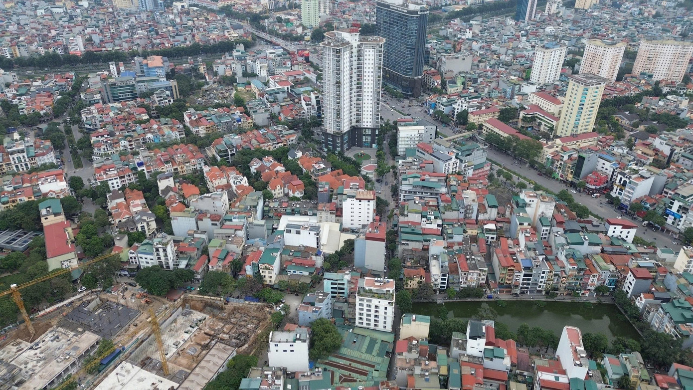 Hà Nội di dời hơn 860.000 dân nội đô: Nỗi lo sinh kế và bài toán dịch vụ đi kèm - Ảnh 1