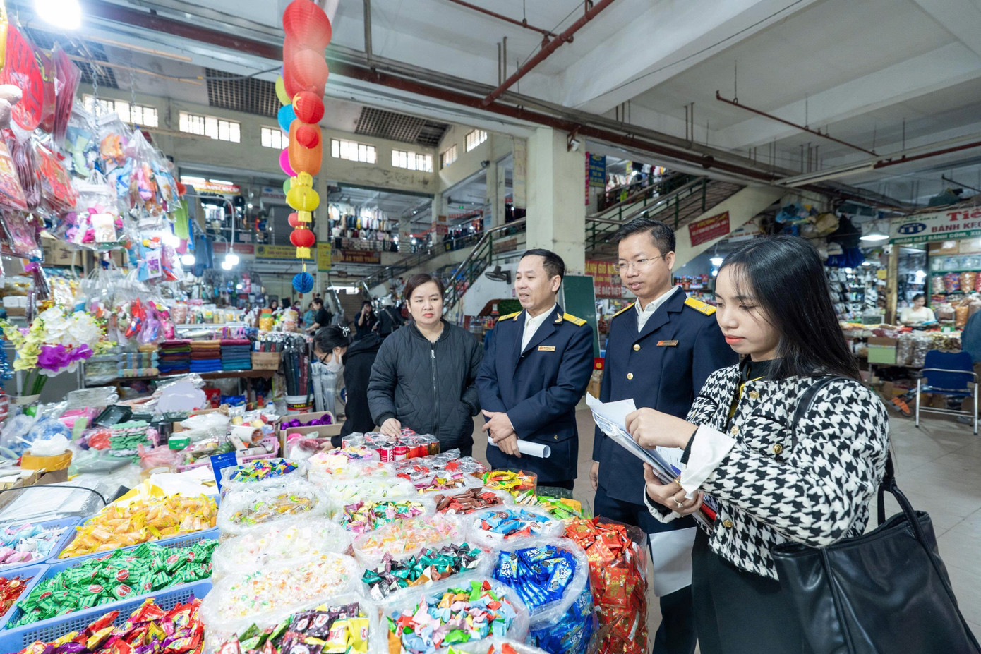 Cải cách thuế: Vì sao người dân, doanh nghiệp vẫn 'mệt mỏi'? - Ảnh 2