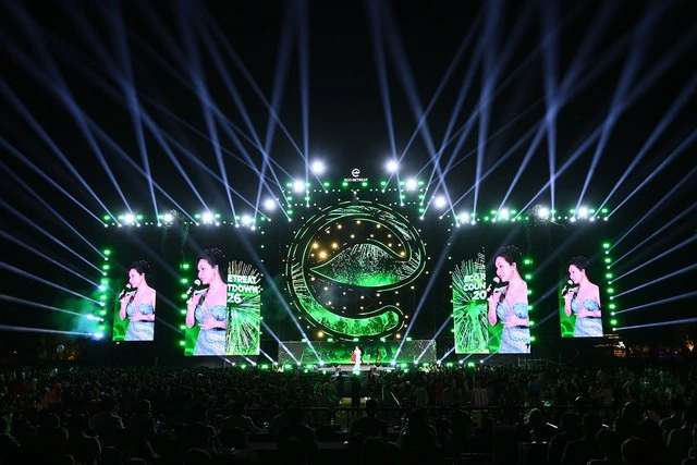 Chào năm mới giữa xanh tươi tại đại nhạc hội countdown 2026 khắp ba miền của Ecopark - Ảnh 9
