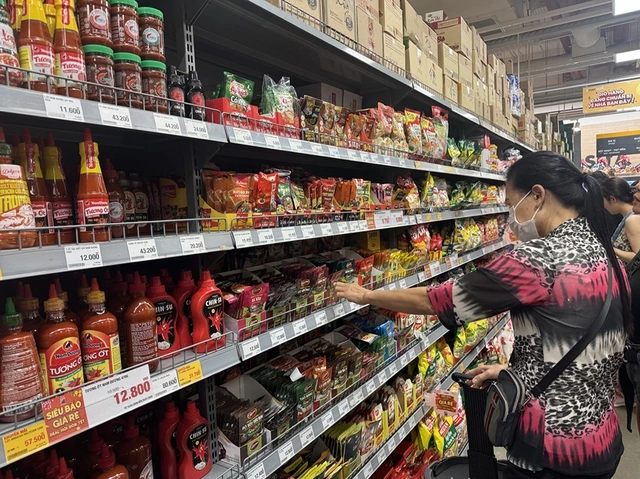 Thực phẩm nhập khẩu 'đứng hình' vì chờ hướng dẫn - Ảnh 2