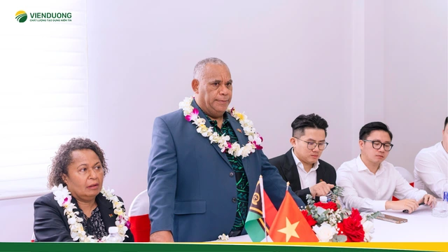 Thủ tướng Cộng hòa Vanuatu Jotham Napat tham quan nhà máy gạo xuất khẩu Viễn Dương - Ảnh 4