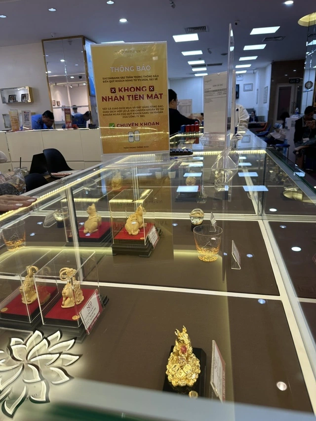 Người mua bạc xếp hàng chờ, có nơi đăng ký 6 tháng sau mới nhận hàng - Ảnh 3