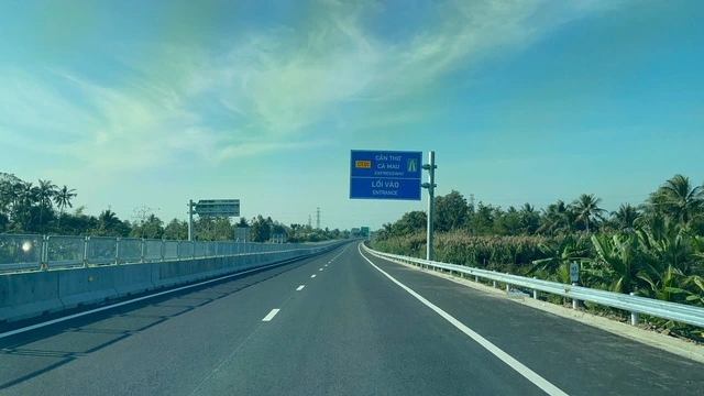 Cao tốc Hậu Giang - Cà Mau thông xe toàn tuyến từ 11 giờ trưa nay - Ảnh 1