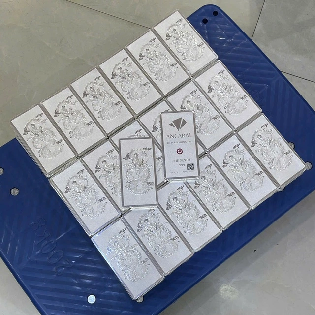 Giá bạc rơi thẳng đứng - Ảnh 1