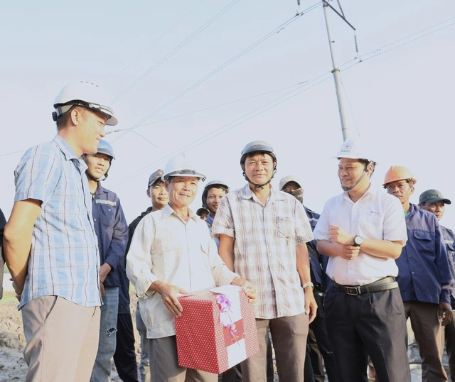 EVNSPC về đích vượt chỉ tiêu đầu tư xây dựng lưới điện năm 2025 - Ảnh 3