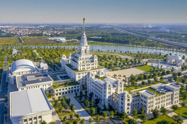 Vingroup đào tạo 20.000 nhân tài AI thực chiến, phụ cấp 8 triệu đồng/tháng - Ảnh 1