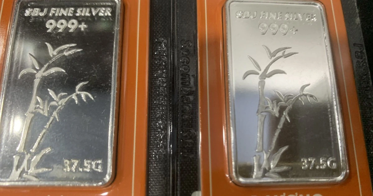 Giá bạc tiến sát mức kỷ lục