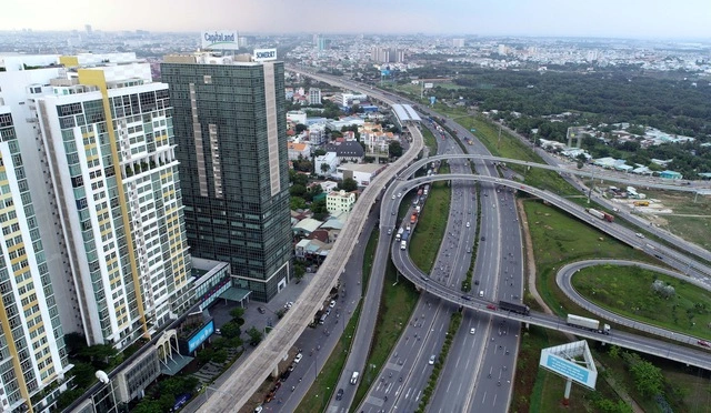 Không chỉ Phú Quốc, TP.HCM cũng thiếu vật liệu xây dựng trầm trọng - Ảnh 2